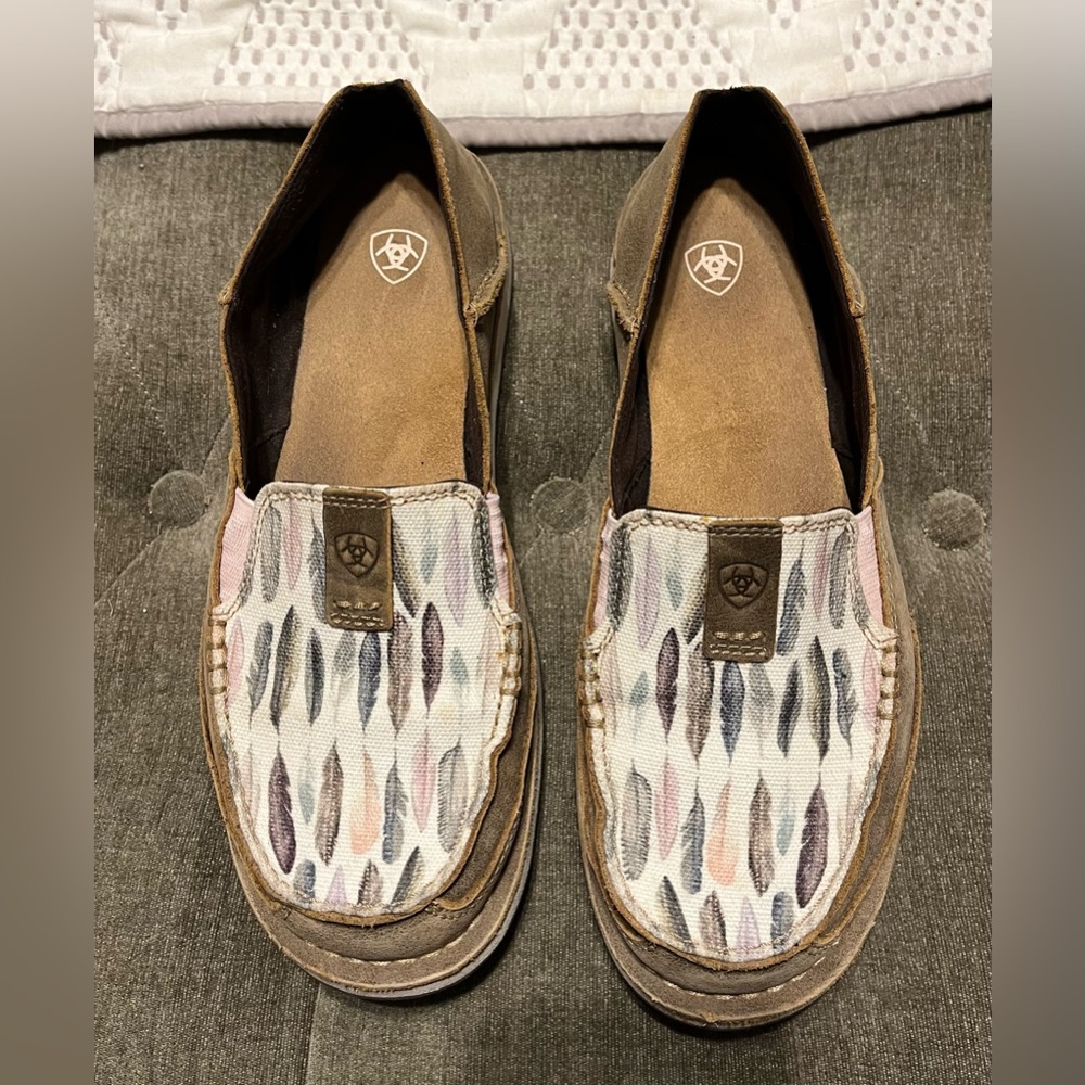 Ariat Cruisers Size 9